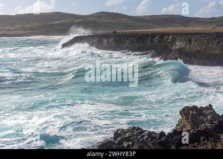 Felsige Küste bei Natural Bridge Aruba, Santa Cruz, Aruba, ABC Inseln, Leeward Antilles, Karibik Stockfoto