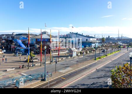 Eintritt zum Pier 39 gegenüber dem Embarcadero, Fisherman's Wharf District, San Francisco, Kalifornien, USA Stockfoto