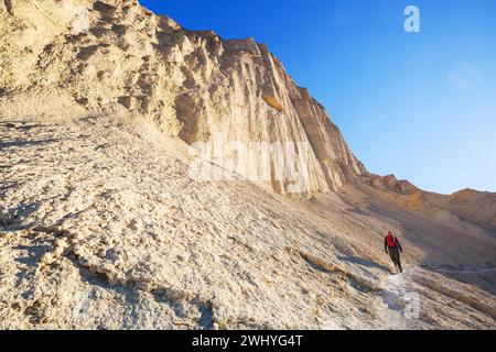 Zabriskie Point ist ein Aussichtspunkt in der Amargosa Range im Death Valley National Park, Kalifornien, USA Stockfoto