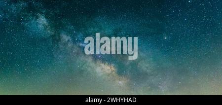 Astrophotography, Milky Way, Night sky, Detailed stars, Vibrant colors, Cosmic beauty, Galactic panorama, Starry night, Deep space Stockfoto