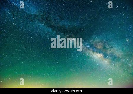 Astrophotography, Milky Way, Night sky, Detailed stars, Vibrant colors, Cosmic beauty, Galactic panorama, Starry night, Deep space Stockfoto