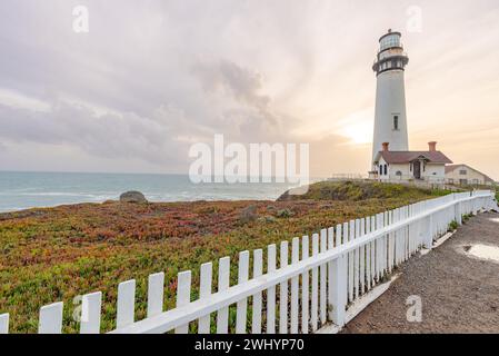 Pigeon Point Lighthouse, Sonnenuntergang, Central Northern California, Iceplant, Coastal Beauty, Pazifikküste, Küstenlandschaft Stockfoto