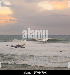 Zuschauer, Mavericks, Big Wave Surfen, Am Meer, An Der Küste, Surfbeobachter, Extremsport, Adrenalin Stockfoto