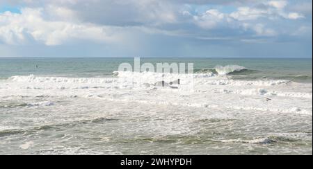 Zuschauer, Mavericks, Big Wave Surfen, Am Meer, An Der Küste, Surfbeobachter, Extremsport, Adrenalin Stockfoto