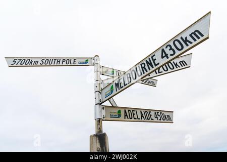 PORT MACDONNELL, SA AUSTRALIA - 17. November 2023: Schild am South Australia's Southern Most Point, Port Macdonnell Stockfoto