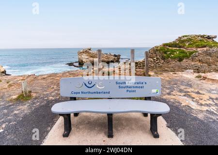 PORT MACDONNELL, SA AUSTRALIA - 17. November 2023: Bank am South Australia's Southern Most Point, Port Macdonnell Stockfoto