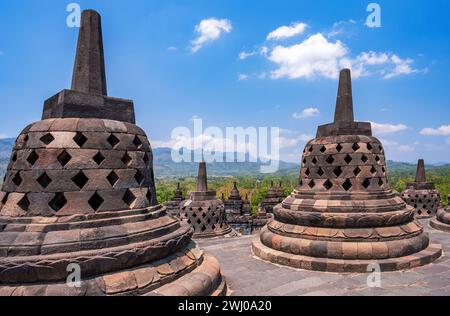 Borobudur ist der größte buddhistische Tempel der Welt, Yogyakarta, Indonesien Stockfoto