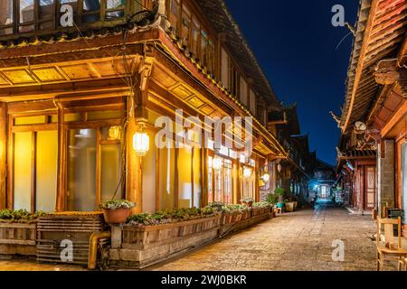 Die Altstadt von Lijiang ist ein UNESCO-Weltkulturerbe und ein berühmtes Touristenziel in Asien. Yunnan, China. Stockfoto