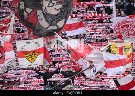 Stuttgart, Deutschland. Februar 2024. Fußball: Bundesliga, VfB Stuttgart - FSV Mainz 05, Spieltag 21, MHPArena. Fans des VfB Stuttgart mit Tüchern und Fahnen. Hinweis: Harry langer/dpa – WICHTIGER HINWEIS: gemäß den Vorschriften der DFL Deutscher Fußball-Liga und des DFB Deutscher Fußball-Bundes ist es verboten, im Stadion und/oder des Spiels aufgenommene Fotografien in Form von sequenziellen Bildern und/oder videoähnlichen Fotoserien zu verwenden oder zu nutzen./dpa/Alamy Live News Stockfoto