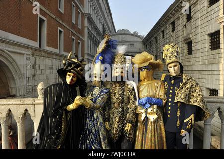 Venise, Italien. Februar 2024. DIDIER SAULNIER/MAXPPP ITALIE CARNAVAL DE VENISE 2024 Le 07-02-2024 - Karneval von Venedig 7 Februar 2024 Credit: MAXPPP/Alamy Live News Stockfoto