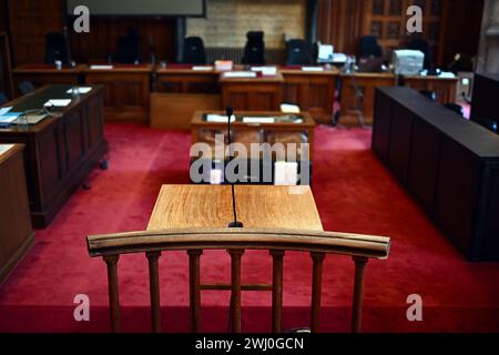 Lüttich, Belgien. Februar 2024. Die Abbildung zeigt den Beginn des Prozesses gegen Roemers vor dem Gericht Lüttich Assizes am Montag, den 12. Februar 2024 in Lüttich. Roemers wird beschuldigt, seine Frau Ghislaine Thissen getötet zu haben. Die 63-jährige Thissen wurde tot in einem Milchtank aufgefunden, den sie geputzt hatte. Die Tatsachen ereigneten sich am 17. November 2020 auf dem Familienbetrieb in Gemmenich, Plombieres. BELGA PHOTO ERIC LALMAND Credit: Belga News Agency/Alamy Live News Stockfoto