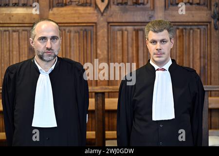 Lüttich, Belgien. Februar 2024. Der Anwalt Bert Partoens und der Anwalt Alexandre de Fabribeckers wurden während des Beginns des Prozesses gegen Roemers vor dem Gericht Lüttich Assizes am Montag, den 12. Februar 2024, in Lüttich dargestellt. Roemers wird beschuldigt, seine Frau Ghislaine Thissen getötet zu haben. Die 63-jährige Thissen wurde tot in einem Milchtank aufgefunden, den sie geputzt hatte. Die Tatsachen ereigneten sich am 17. November 2020 auf dem Familienbetrieb in Gemmenich, Plombieres. BELGA PHOTO ERIC LALMAND Credit: Belga News Agency/Alamy Live News Stockfoto