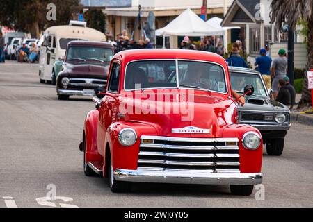 Ein roter klassischer Chevrolet 3100 Pick Up Truck aus den 1950er Jahren in Morro Bay Kalifornien im Mai 2023, auf der „Cruisin“ Morro Bay Car Show“ Stockfoto