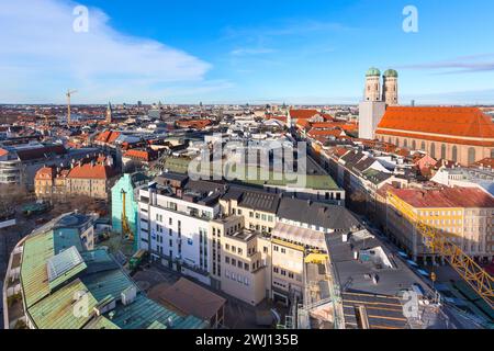 Luftaufnahme und Skyline der Stadt in München, Deutschland Stockfoto