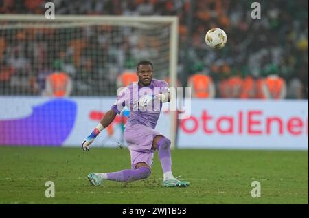 11. Februar 2024: Stanley Bobo Nwabali (Nigeria) kontrolliert den Ball während des Finalspiels des Afrikanischen Cup of Nations (Elfenbeinküste gegen Nigeria) im Alassane Ouattara Stadium in Abidjan, Elfenbeinküste. Kim Preis/CSM Stockfoto