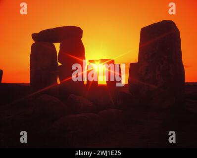 Vereinigtes Königreich. England. Wiltshire. Stonehenge bei Sonnenuntergang. Stockfoto