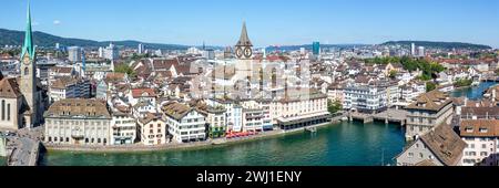 Die Skyline von Zürich von oben mit dem Panorama der Limmat in der Schweiz Stockfoto