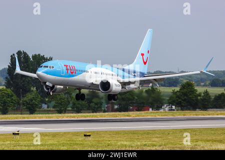 TUI Belgium Boeing 737 MAX 8 Flugzeug Brüssel Flughafen in Belgien Stockfoto