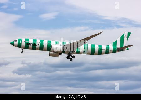 Condor Airbus A330-900 Flugzeug Frankfurt Airport in Deutschland Stockfoto