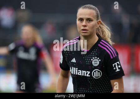 Köln, Deutschland. Februar 2024. Klara Buehl (München), 1. FC Köln - FC Bayern München, Google Pixel Frauen Bundesliga, 13. Spieltag, Köln, Deutschland, 10.02.2024. Quelle: Jürgen Schwarz/Alamy Live News Stockfoto