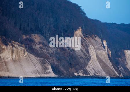 Sassnitz, Deutschland. Februar 2024. Die Kreideküste auf der Ostseeinsel Rügen. Quelle: Jens Büttner/dpa/Alamy Live News Stockfoto