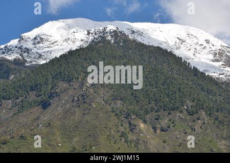 Frühjahrswetter in den hügeligen Gebieten pakistans Stockfoto