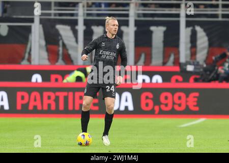 Mailand, Italien. Februar 2024. 11. Februar 2024 Mailand Italien - Sport, Fußball - AC Mailand vs SSC Neapel - Fußballmeisterschaft 2023/2024 - Stadio San Siro - im Bild: Simon Kjaer (24 AC Mailand) Credit: Kines Milano/Alamy Live News Stockfoto