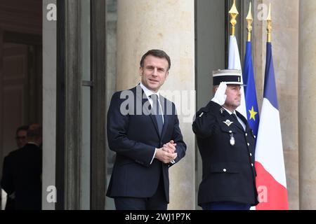 Paris, Frankreich. Februar 2024. Emmanuel Macron Mittagessen mit Herrn Donald Tusk, Präsident des polnischen Ministerrates, am 12. Februar 2024 im Elysee-Palast in Paris. (Foto: Lionel Urman/SIPA USA) Credit: SIPA USA/Alamy Live News Stockfoto