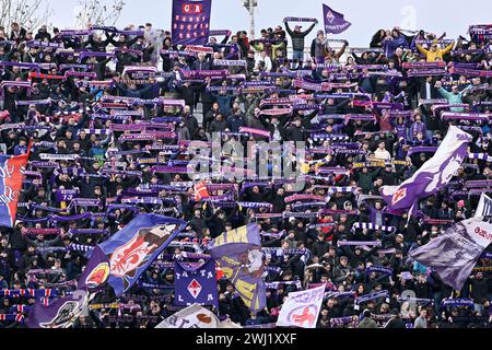 Florenz, Italien. Februar 2024. ACF Fiorentina Fans beim ACF Fiorentina gegen Frosinone Calcio, italienisches Fußball-Spiel der Serie A in Florenz, 11. Februar 2024 Credit: Independent Photo Agency/Alamy Live News Stockfoto