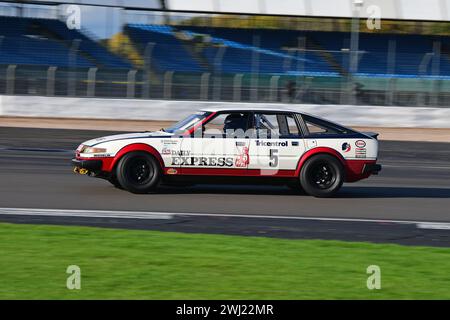 Riorden Welby, Jack Moody, Rover SD1, HRDC „Gerry Marshall“ Trophy Series, über 30 Fahrzeuge auf dem Spielfeld für ein 45-minütiges Rennen mit zwei Fahrern Stockfoto