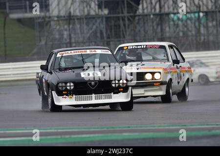 David Margulies, Alfa Romeo GTV6, HRDC „Gerry Marshall“ Trophy Series, über 30 Autos auf dem Spielfeld für ein fünfundvierzig Minuten dauerndes Rennen mit zwei Fahrern, mit Pre- Stockfoto