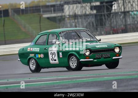 Alasdair Coates, Alexander Dawson, Ford Escort Mk1 RS2000, HRDC „Gerry Marshall“ Trophy Series, über 30 Autos in der Startaufstellung für eine fünfundvierzig Minuten zwei Stockfoto