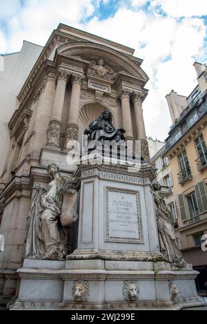 Malerischer barocker Brunnen St Michel in Paris Stockfoto