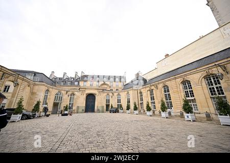 Bild der allgemeinen Atmosphäre während eines „Arbeitsseminars“ der Regierung mit dem französischen Premierminister im Hotel Matignon am 10. Februar 2024 in Paris, Frankreich. Stockfoto