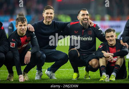 Leverkusen, Deutschland. Februar 2024. Schlussjubel: Adam Hlozek (Leverkusen), Trainer Xabi Alonso (Leverkusen), Borja Iglesias (Leverkusen), Florian Stockfoto