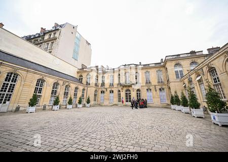 Bild der allgemeinen Atmosphäre während eines „Arbeitsseminars“ der Regierung mit dem französischen Premierminister im Hotel Matignon am 10. Februar 2024 in Paris, Frankreich. Stockfoto