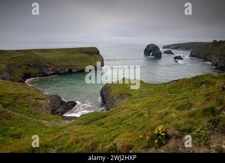 Nuns Beach and Virgin Rock, Ballybunion, Irland. Atlantik bewölkter Himmel Stockfoto