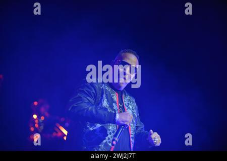 Miami, USA. Februar 2024. MIAMI, FLORIDA: Eddy K tritt am 10. FEBRUAR 2024 während des Leoni Tórres Y Sus Amigos Konzerts im James L. Knight Center in Miami auf. (Foto: JL/SIPA USA) Credit: SIPA USA/Alamy Live News Stockfoto