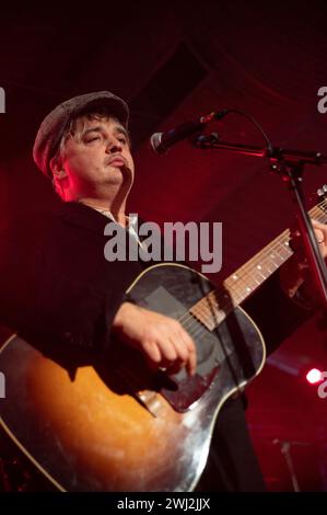 Southampton, Großbritannien. Februar 2024. Libertines Peter Doherty und Carl Barat spielen einen akustischen Aufwärmkonzert in den Engine Rooms und werben für ihr Album All Quiet on the Eastern Esplanade. Cristina Massei/Alamy Live News Stockfoto