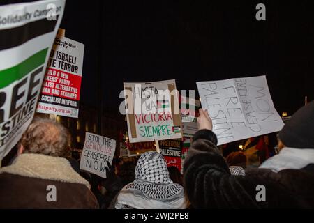 London, Großbritannien. Februar 2024. Hunderte propalästinensischer Proteste gegenüber No 10 Downing Street Whitehall Credit: Richard Lincoln/Alamy Live News Stockfoto