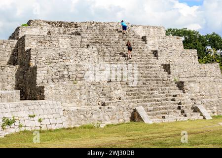 Merida Mexico, Dzibilchaltun Archäologische Zone Nationalpark, Maya Zivilisation Stadt Ruinen, Zona Arqueologica de Dzibilchaltun, Struktur 36 Felsen Stockfoto