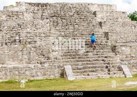 Merida Mexico, Dzibilchaltun Archäologische Zone Nationalpark, Maya Zivilisation Stadt Ruinen, Zona Arqueologica de Dzibilchaltun, Struktur 36 Felsen Stockfoto