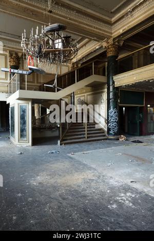 Die Lobby im Royal Connaught Hotel vor der Renovierung in Hamilton, Ontario, Kanada Stockfoto