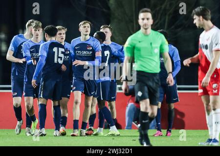 Utrecht, Niederlande. Februar 2024. UTRECHT, 12.02.2024, Zoudenbalch, Keuken Kampioen Divisie, niederländischer Fußball, Staffel 2023/2024, Jong Utrecht – Jong AZ, Jong AZ Spieler Nick Koster punktet und feiert Credit: Pro Shots/Alamy Live News Stockfoto