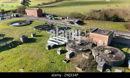 Luftaufnahme der Abwasseraufbereitungsarbeiten der Themse in Henley-on-Thames, Großbritannien Stockfoto