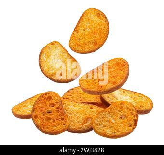 Gebackene Cracker, runde Brotcroutons isoliert auf weißem Hintergrund Stockfoto