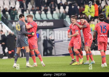 Turin, Italien. Februar 2024. Die Spieler von Udinese Calcio feiern den Sieg beim Spiel Juventus FC gegen Udinese Calcio, italienische Fußball Serie A in Turin, Italien, 12. Februar 2024 Credit: Independent Photo Agency/Alamy Live News Stockfoto