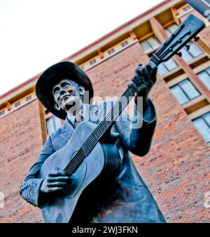 Hank Williams, Country-Musik-Legende, starb im Alter von 29 Jahren - Denkmal (von Doug und Sandra McDonald) - Montgomery, Alabama - USA Stockfoto