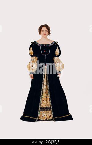 Porträt einer jungen Aristokratin in einem mittelalterlichen Kleid auf weißem Hintergrund. Stockfoto