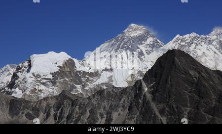 Mount Everest von Gokyo Ri, Nepal aus gesehen. Stockfoto